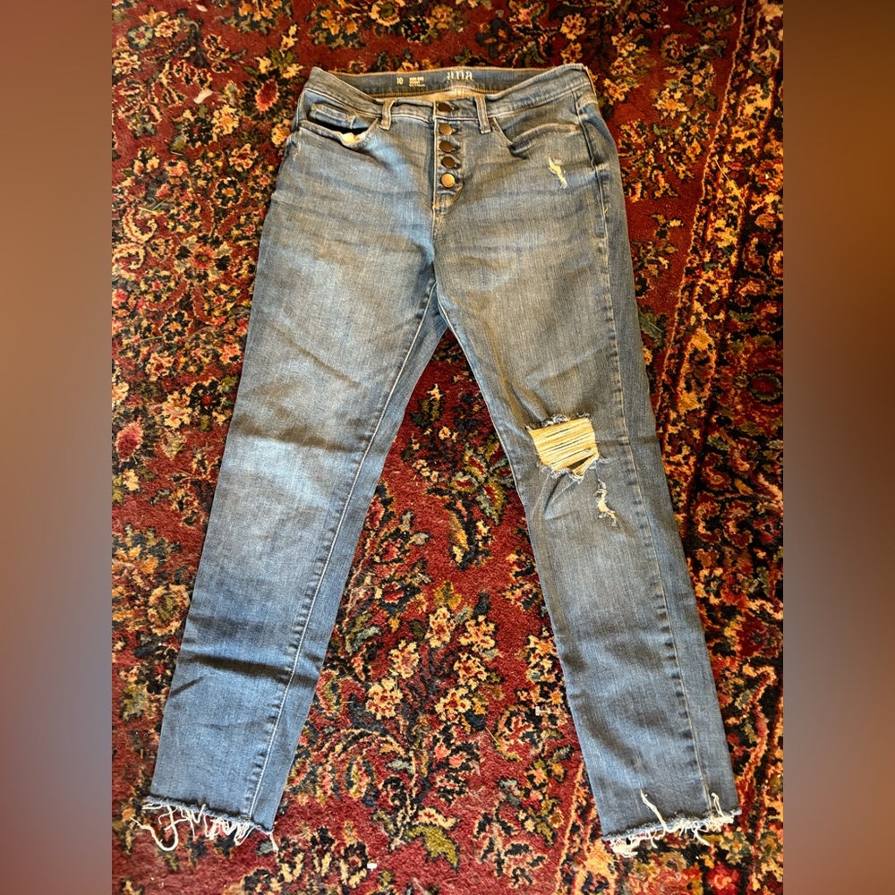a.n.a Woman’s size 10 Light Blue Distressed Skinny Jeans